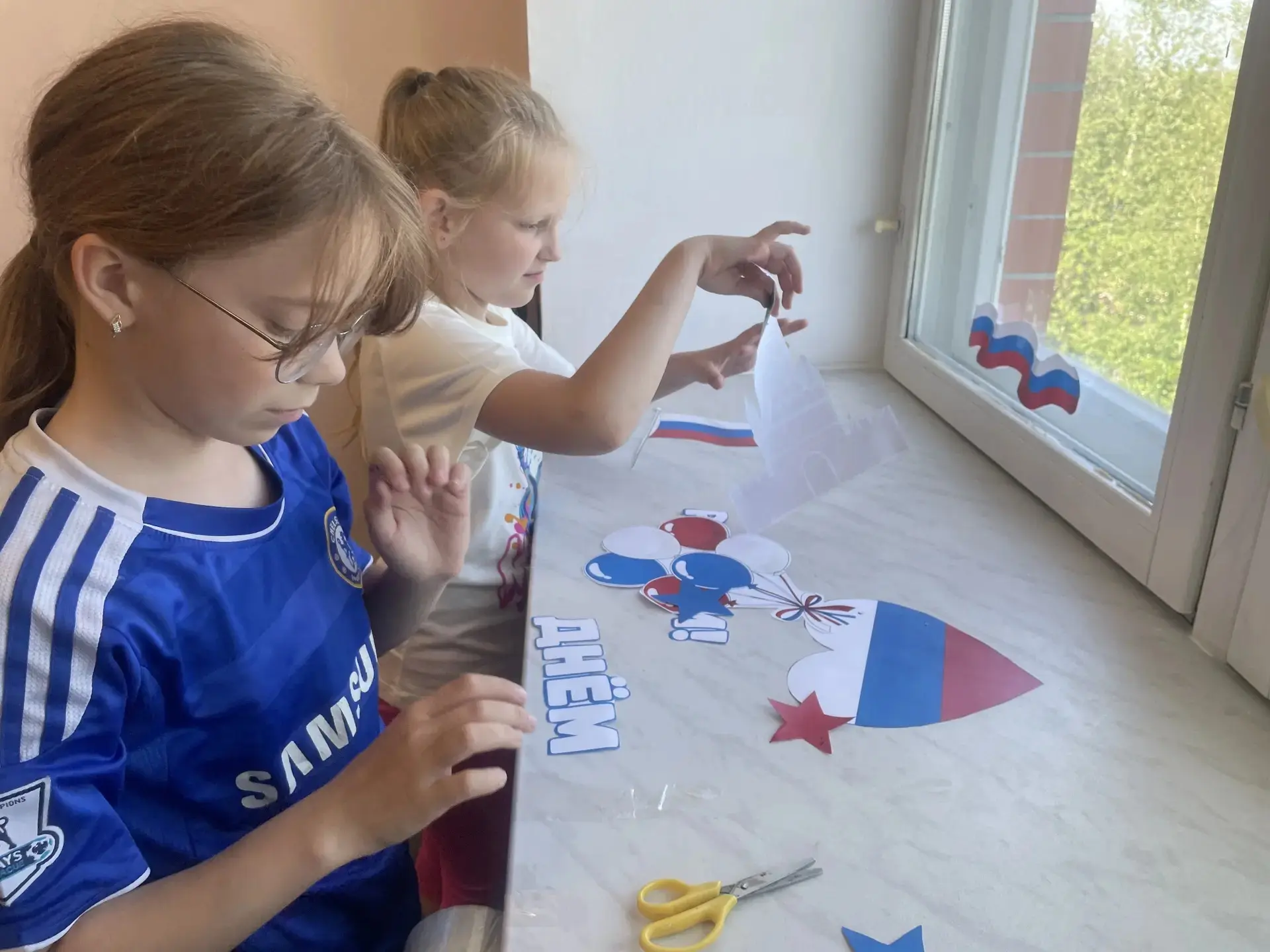 🇷🇺День России в нашем лагере: мы рисуем, играем и гордимся!

💥Сегодняшний день в нашем лагере с д