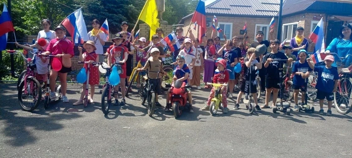 В рамках празднования Дня России и в поддержку участников специальной военной операции в хуторе Зайц