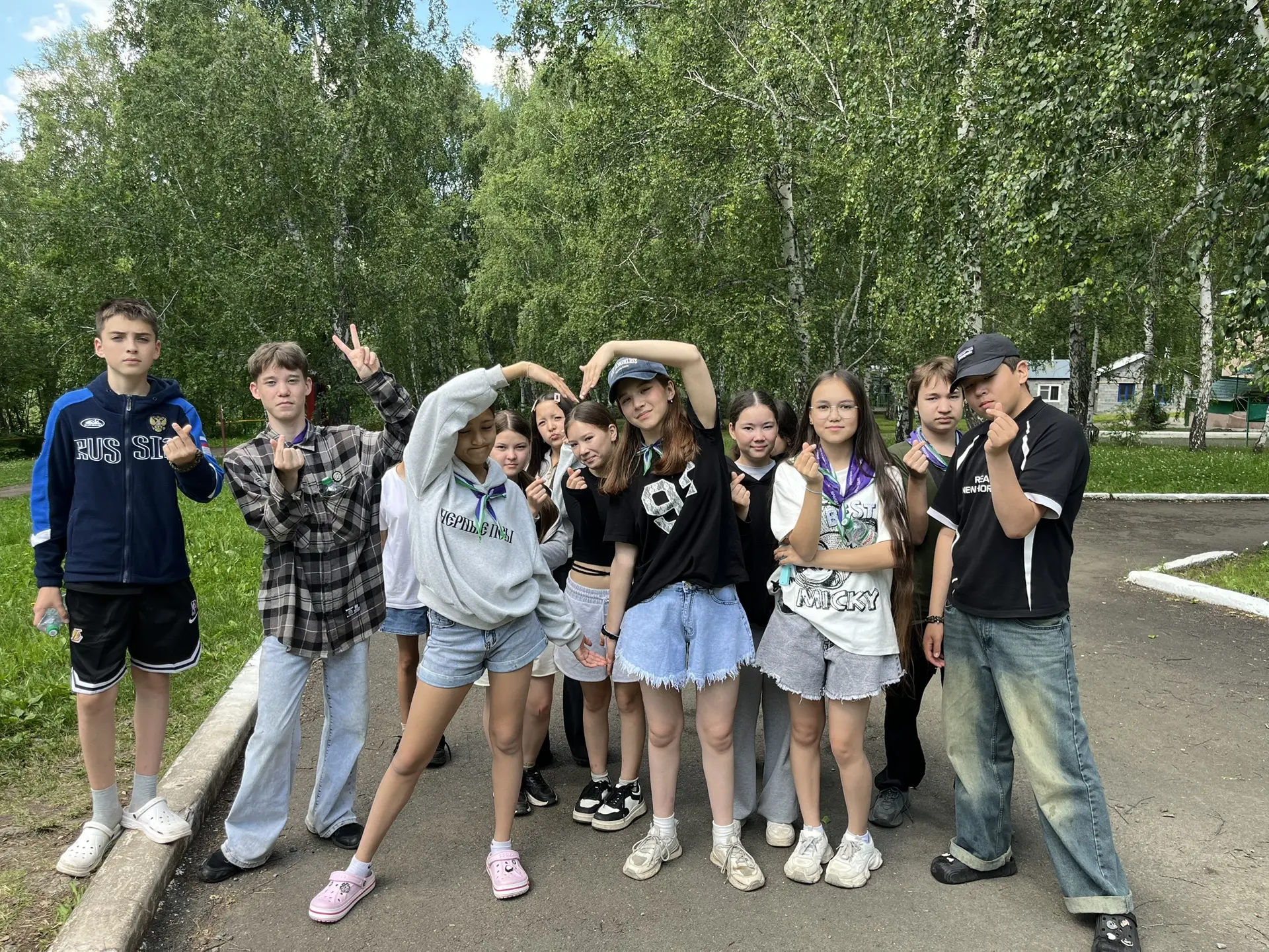 Сегодня погода решила нас порадовать ☀️! А это значит, мы запускаем «Фотоохоту»! 📸

Вооружившись хо