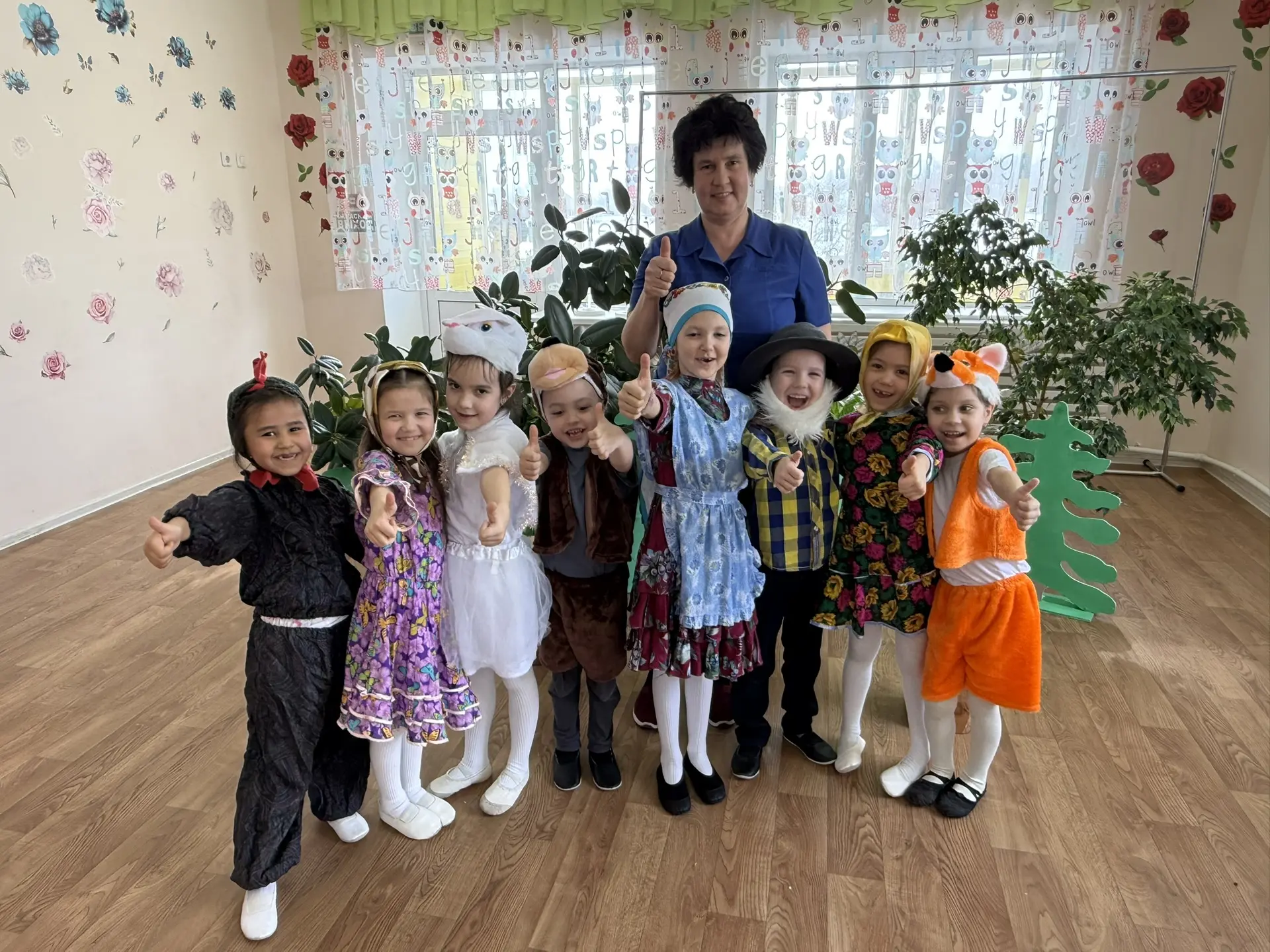 Бүген нәниләребез белән бик тырышып "Ике кыз" әкиятен видеога төшереп, конкурска җибәрдек 😊 Матур н