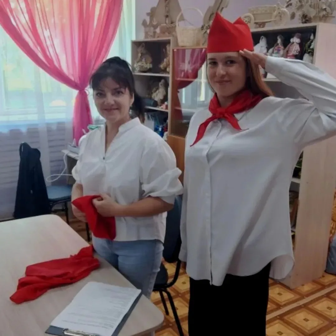 «В гостях у истории: педагог Н.Н. Ильина познакомила детей с традициями Дня пионерии»