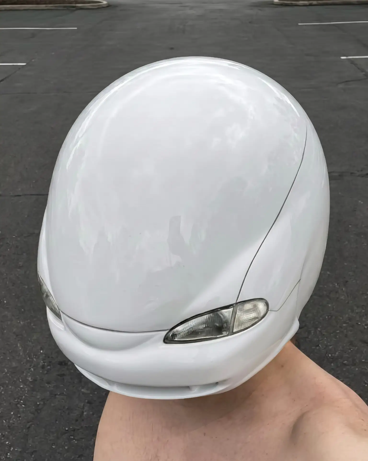 В Корее сделали головной убор в виде легендарной Hyundai Avante из 90-х. Носимый арт-об...