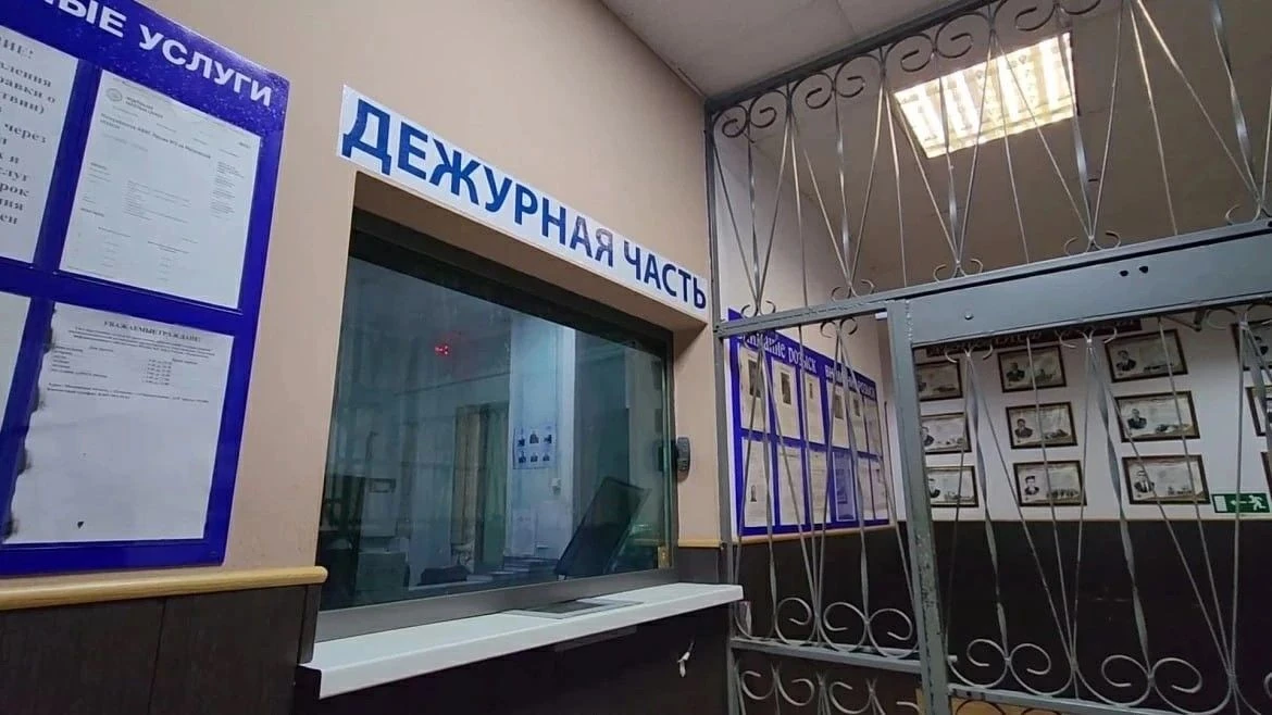 Полиция расследует уголовное дело о краже из автомашины в Советском районе Владивостока

В дежурную 