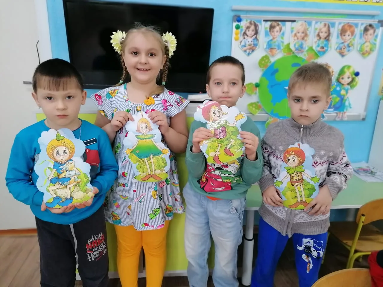 В старшей группе прошла экологическая игра "Что? Где? Когда?" Ребятам прислали свои воп...