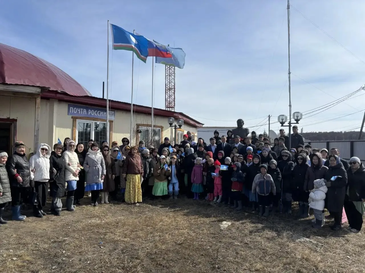 САХА ӨРӨСПҮҮБҮЛҮКЭТЭ ТӨРҮТТЭММИТ БЭЛИЭ КҮНЭ!  Муус устар 27 күнүгэр 1922 сыллаахха – Өрөспүүбүлүкэ б