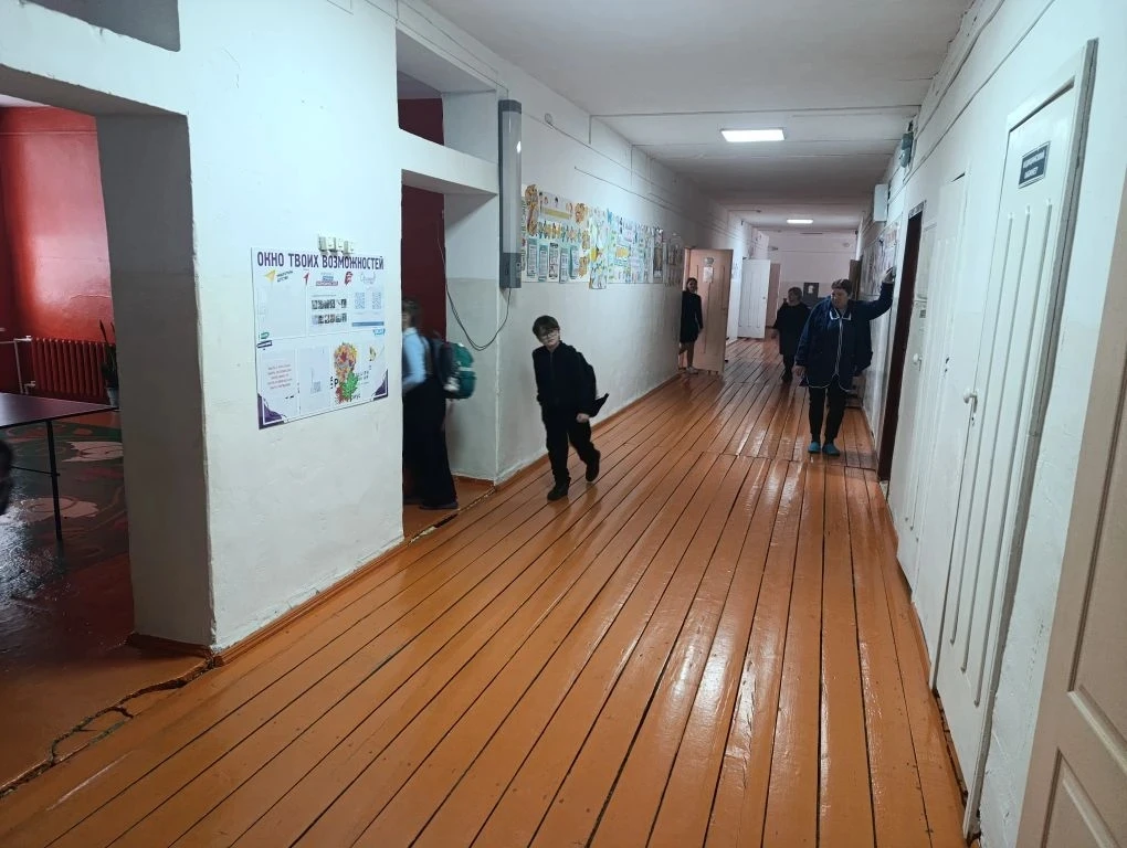 Сегодня в  нашей школе проводились учебные занятия антитеррористической направленности,...