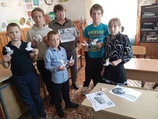 В День солидарности в борьбе с терроризмом библиотекарь Ирина Юрьевна провела для наших...