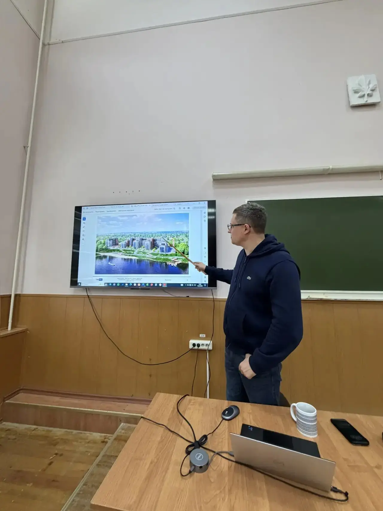 🚀 BIM-технологии: Новая реальность проектирования в корпусе «Е»! 📐💻  Сегодня в АрхСиТ прошел «информ
