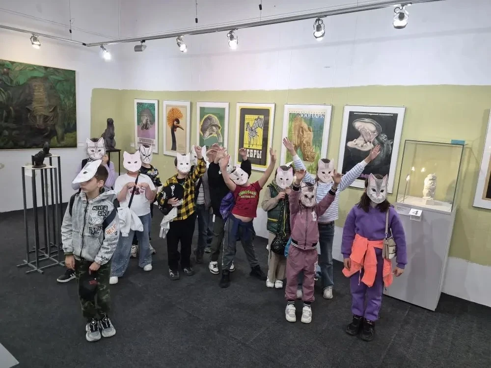 🖇️Заглянули в мир искусства и истории! 
🎨 наш школьный лагерь «Рекорд» совершил настоящее культурн
