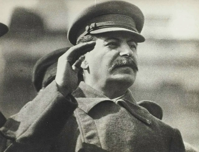 Сталин о марионеточности германского правительства.