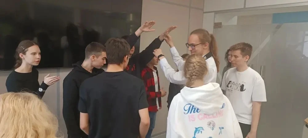 10 «А» и 10 «Б» вышли на связь из Аграрного! 🚜🎓  Сегодня наши старшеклассники не сидели за партами, 
