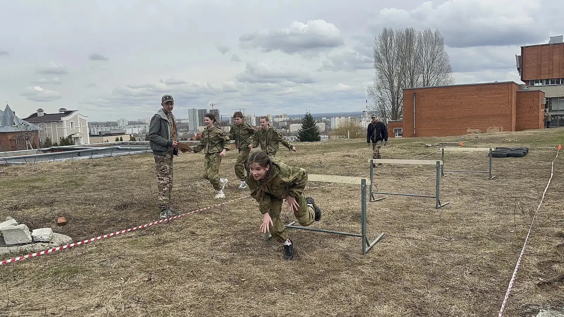 🏅 Гордость школы! 6 «Д» — в тройке сильнейших в Пензе!    С 7 по 8 апреля наша команда юнармейцев из