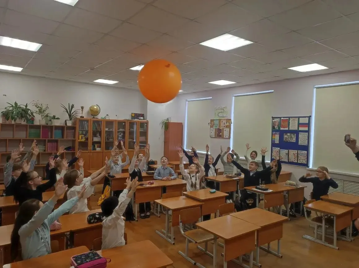 🚀25 марта во 2г и 2д классах состоялась удивительная встреча с Никитой Александровичем Поповым - дир
