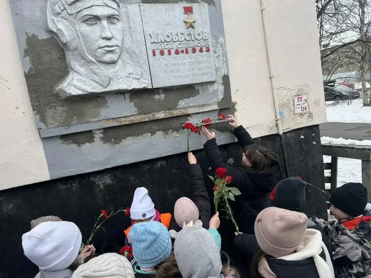 💪 Маленькие руки — большая память: наши самые юные ученики почтили память героя!  В рамках Всероссий