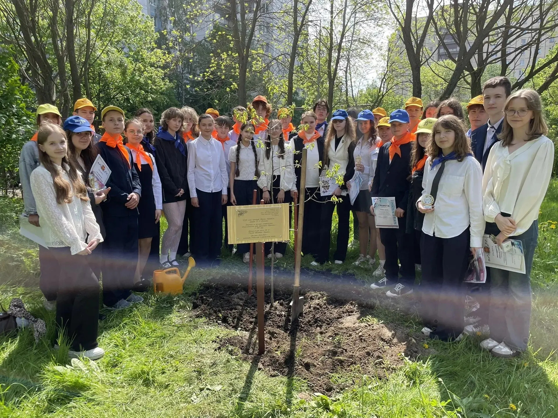✨🌳И ещё одно важное событие! 21 мая мы заложили памятную табличку у саженца дуба семьи Ганнибал.  Пр