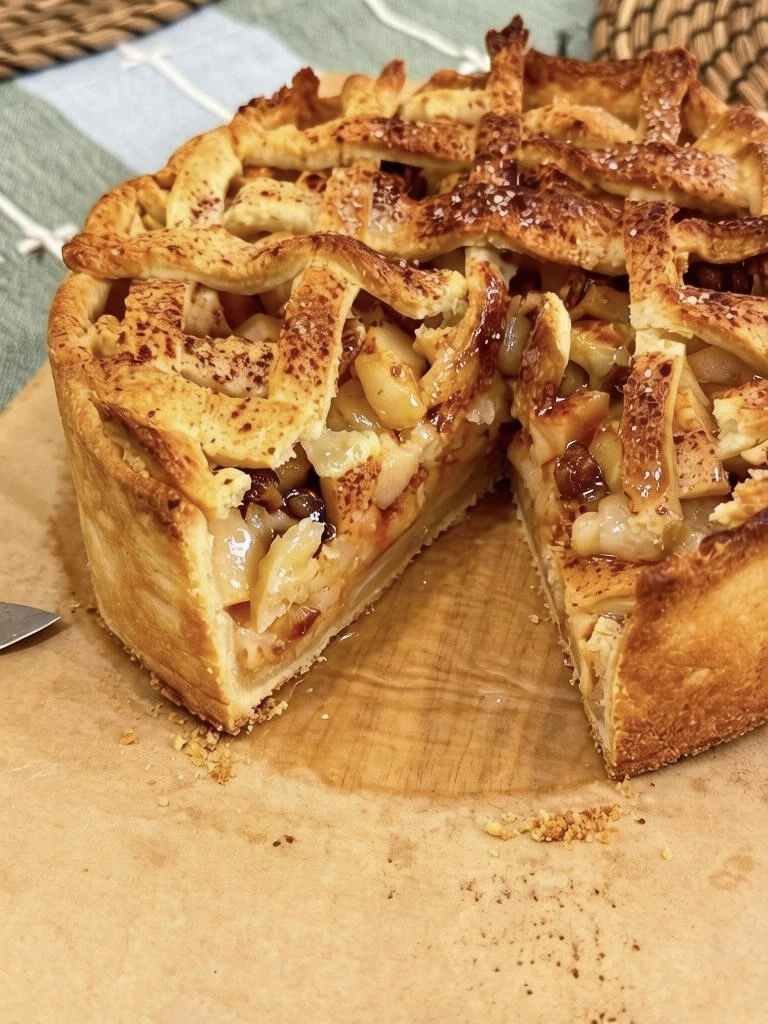 Яблочный пирог с корицей🍎