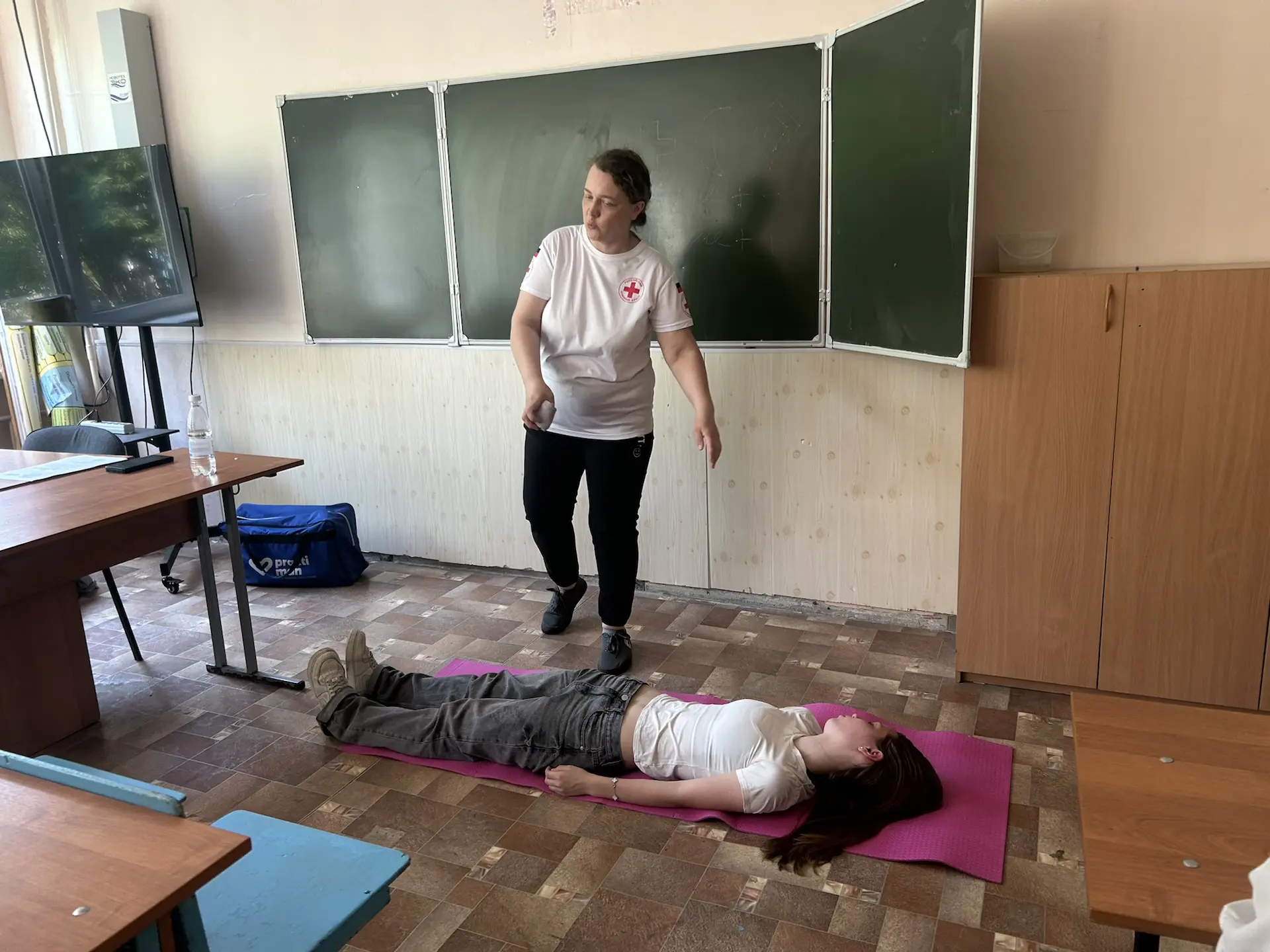 🩹 Мастер‑класс по оказанию первой помощи от Российского Красного Креста 🩹  На уроках ОБЗР для учащих