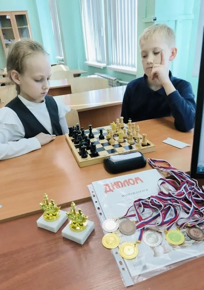 18 мая состоялись итоговые турниры по шахматам и шашкам 🏆 «Кубок победителя»среди учащихся ДО «Шахма