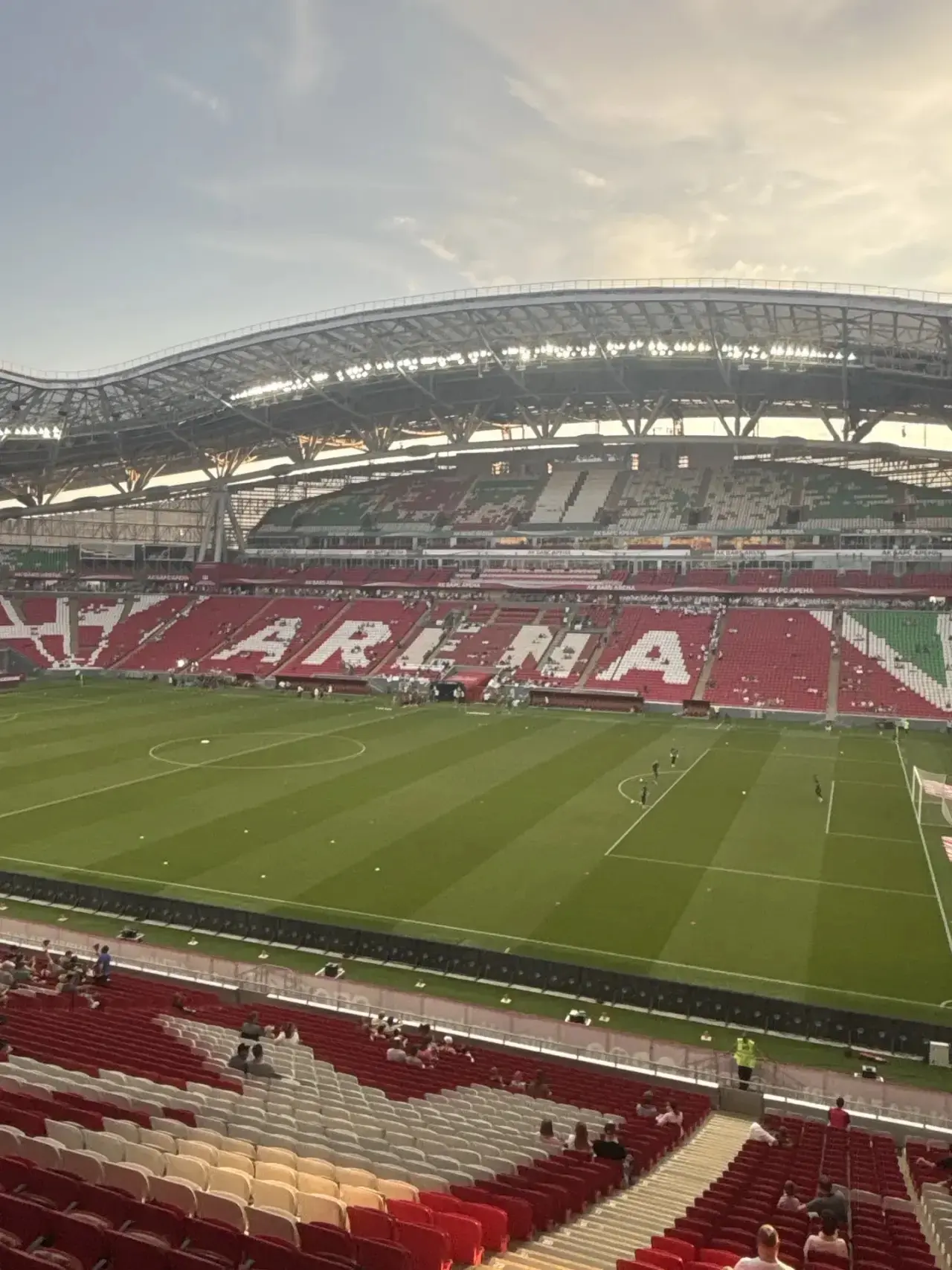 ⚽ Болеем за «Рубин» — и никакие каникулы не помеха! 💛💚

🏅Пусть сейчас не сезон и все отдыхают, но