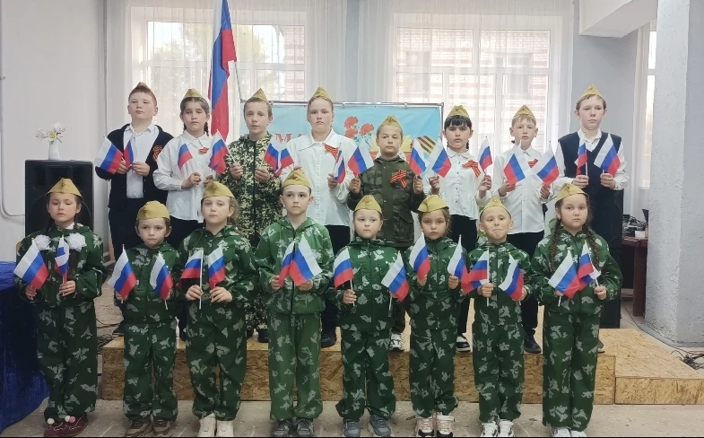 8 мая в Тат-Китнинском сельском доме культуры состоялся благотворительный концерт "Свои...