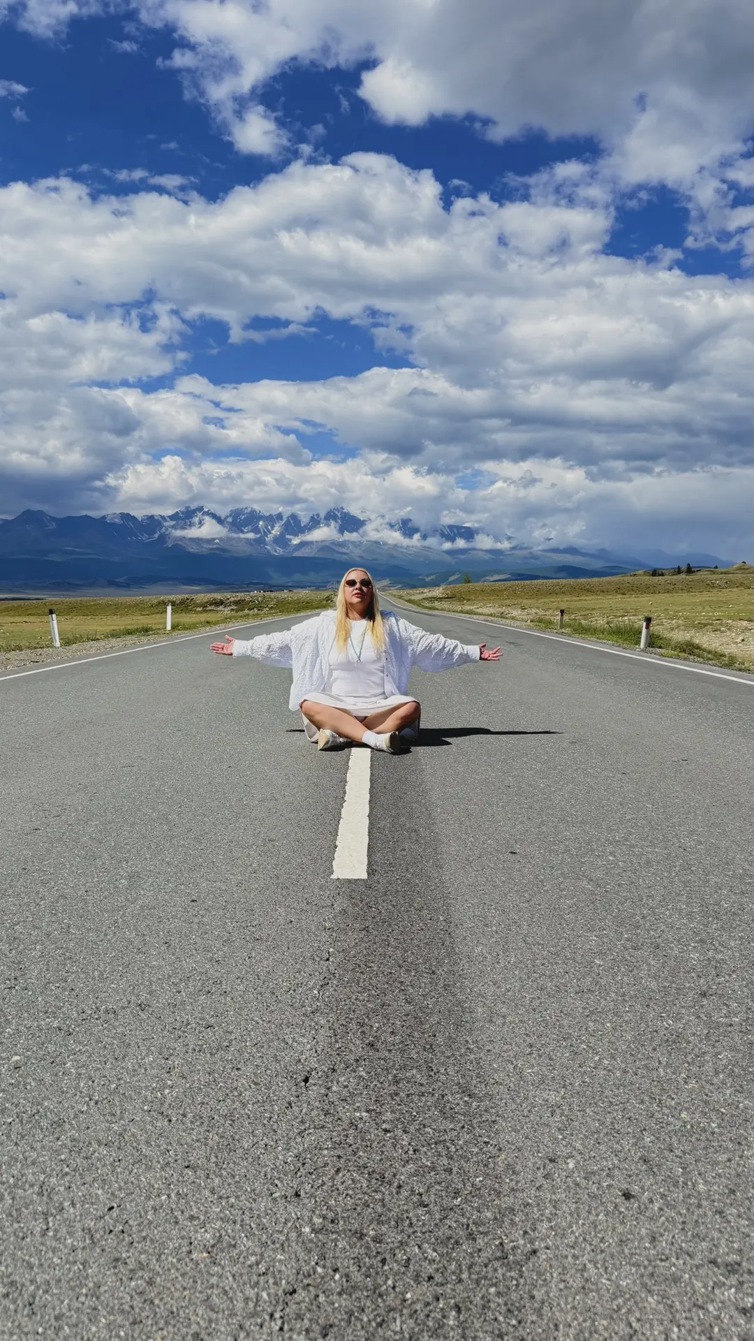 🙏Посылаю вам лучики любви с Алтая! Здесь почти нет интернета, поэтому пока я езжу - моя помощница с