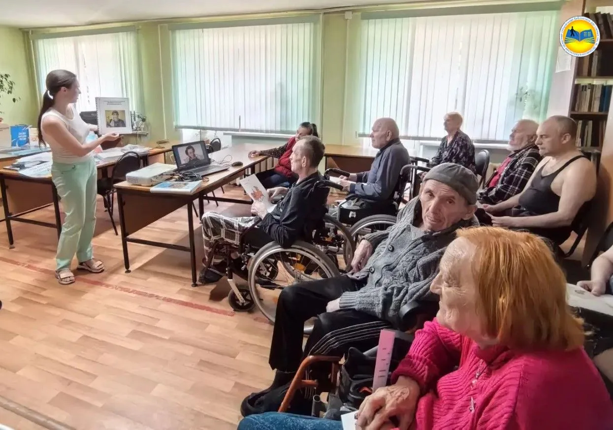 👵Сотрудники специальной библиотеки организовали встречу для проживающих ГБУ КО «Калужский дом-интер