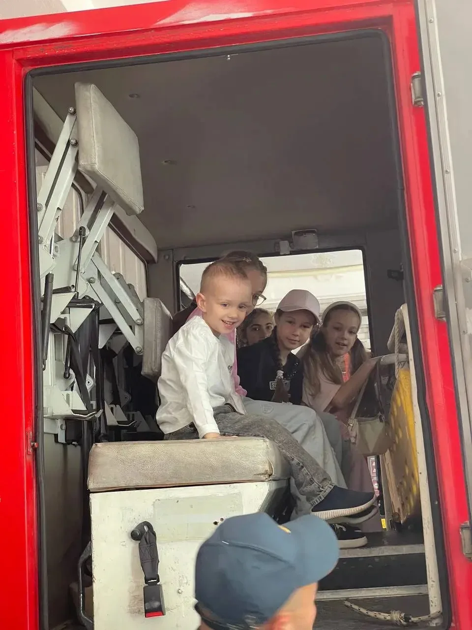На каникулах — с пользой! 🚒

💥Ученики 3-В класса вместе со своим классным руководителем Еленой Ник