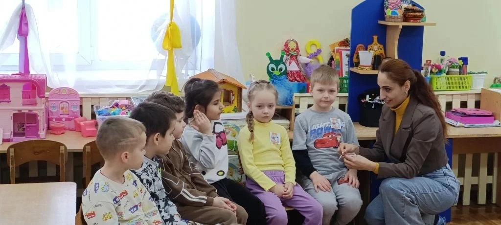 Дружба очень нам нужна,