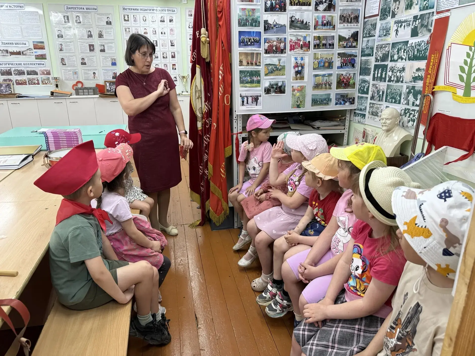 🎒 Вместе в будущее: дошкольники в школьном музее!