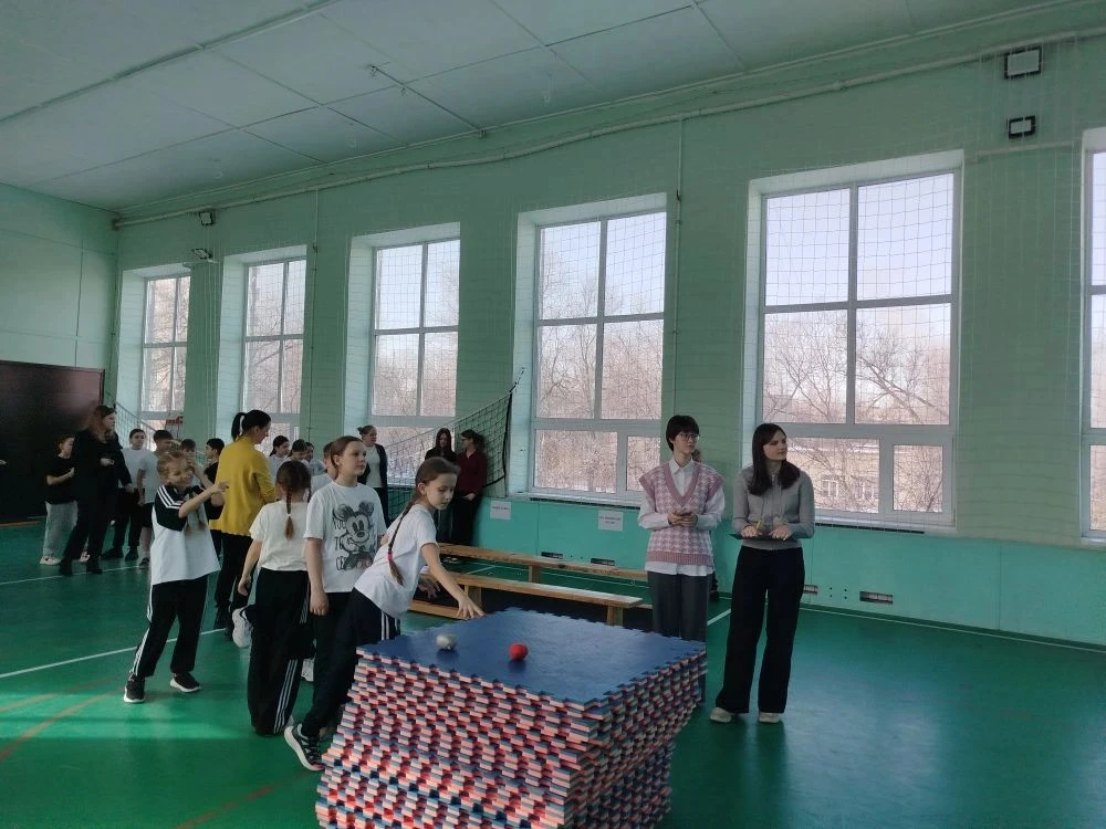 ЗАРНИЦА 2.0   В школе прошёл отборочный этап военно-патриотической игры «Зарница 2.0» для младшей во