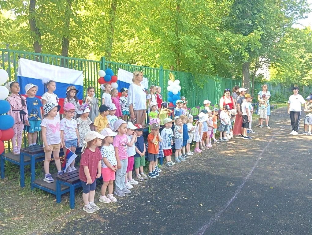 🇷🇺 Россия — Родина моя: праздничное торжество в «Ивушке»
 
🇷🇺 11 июня, накануне Дня России, на д