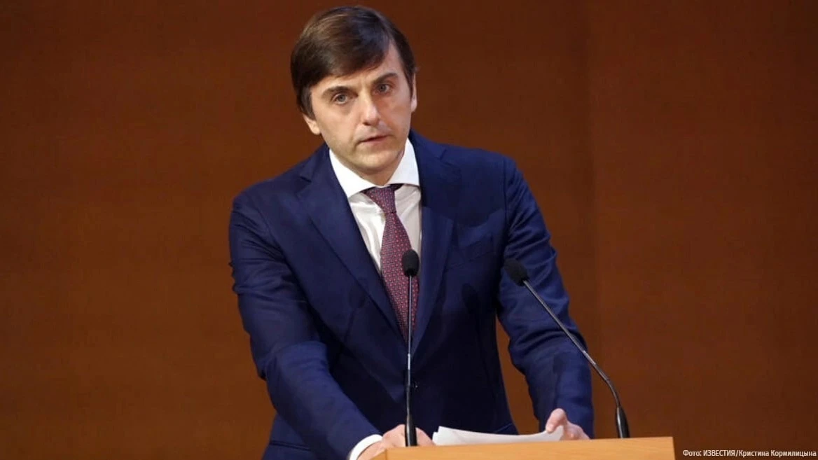 Единое школьное телевидение появится во всех школах России с 2027 года, сообщил глава М...