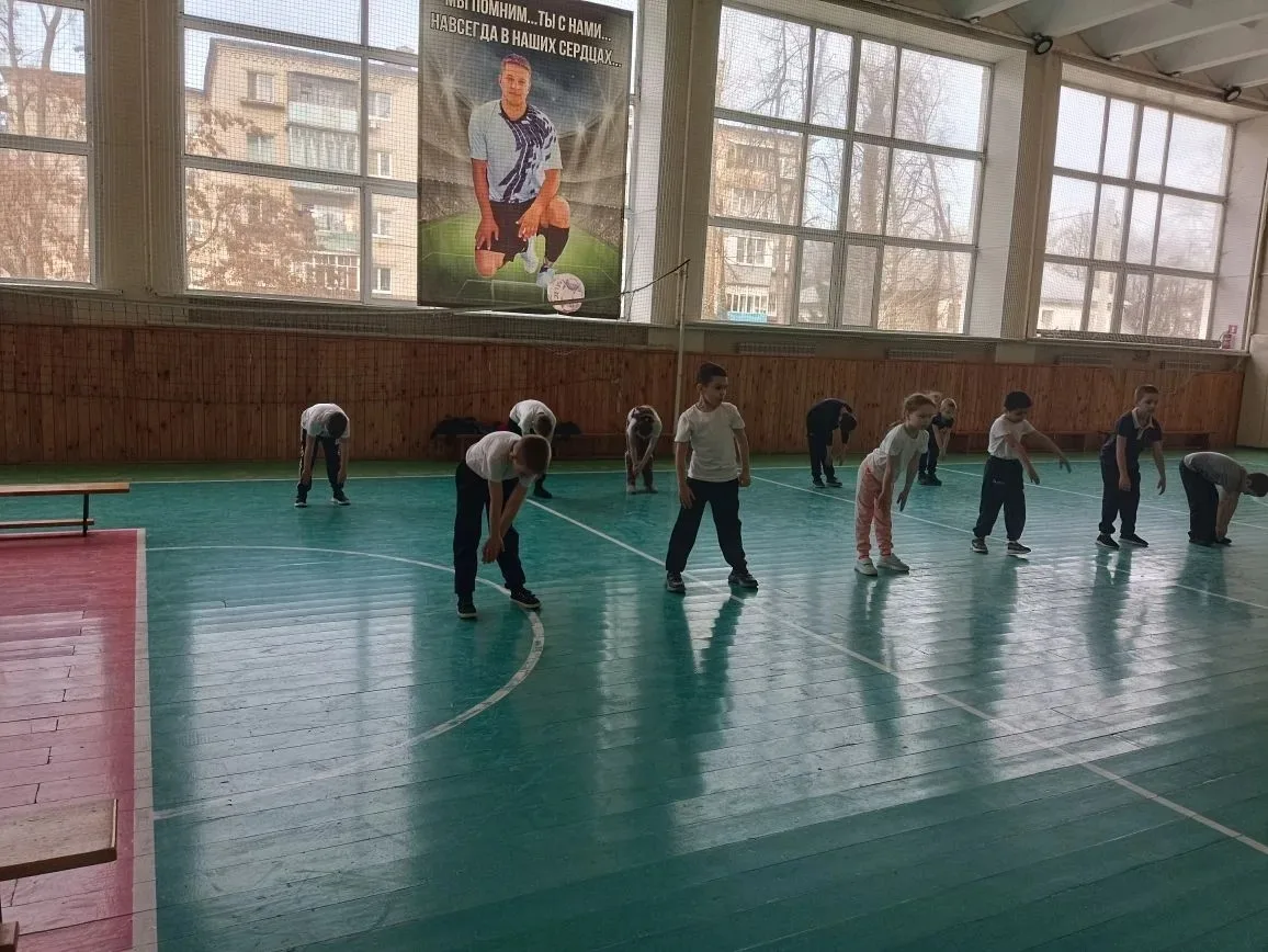 🏃‍♂️ Весёлые старты  В рамках Дня здоровья между учащимися 1Г и 1Д классов прошли «Весёлые старты» 🎉
