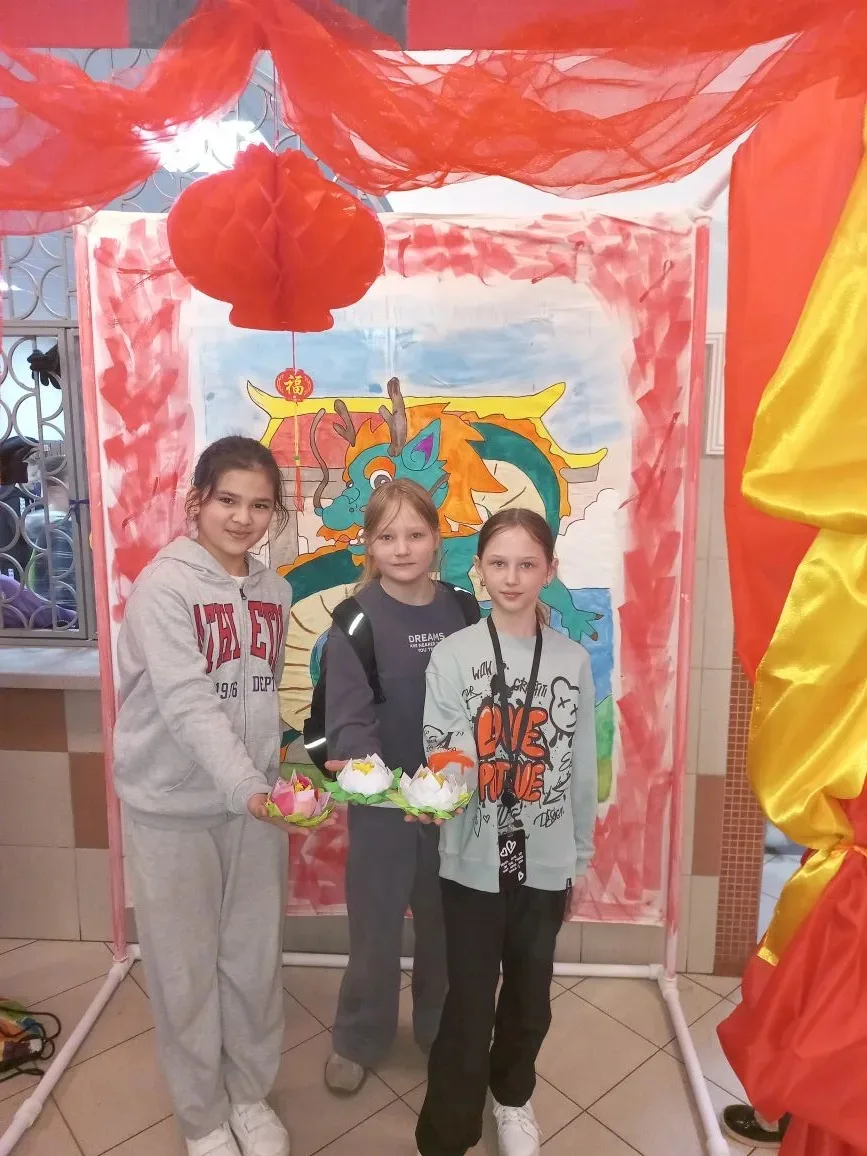 🪷🪷🪷  28 марта в  3-3 классе МАОУ "Школа №16", в рамках Дня Китая прошёл  мастер класс "Лотос — водна