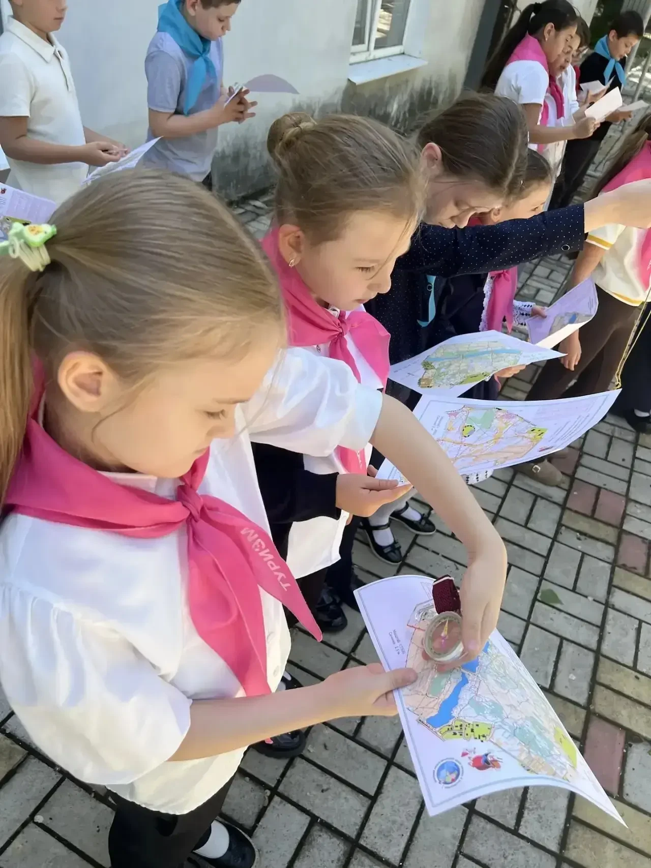 ДОННУЭТ – вдохновляем с детства  🗓21 мая преподаватели кафедры туризма ДОННУЭТ в рамках детской науч