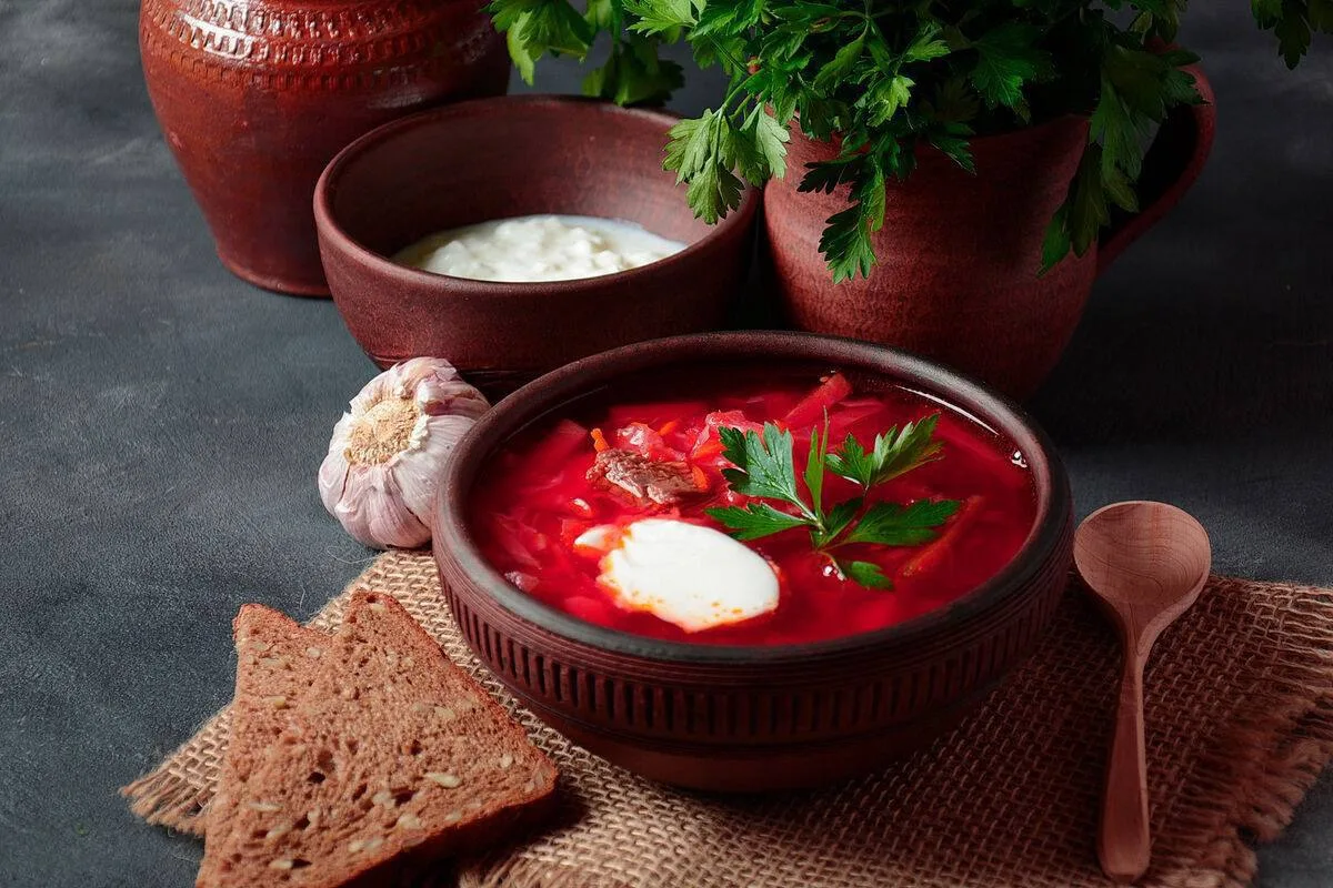 Учёные назвали борщ идеальным супом для нашей крови и ЖКТ.