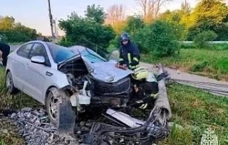 В Новомосковске на улице Мира утром 13 июня произошло ДТП: 50-летняя женщина за рулём Kia не справил