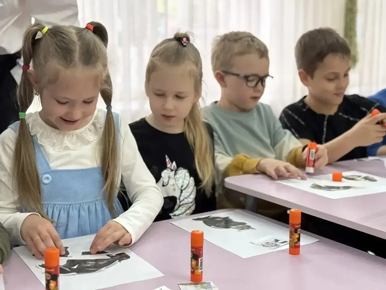 ✂️Мастерство — это про душу! Студенты АГПУ продолжают творческие десанты к дошколятам  В рамках Года