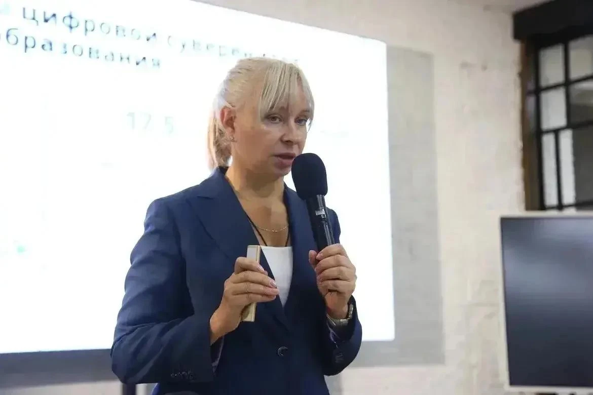 О возможностях платформы «Сферум» в национальном мессенджере МАКС говорили на совещании...