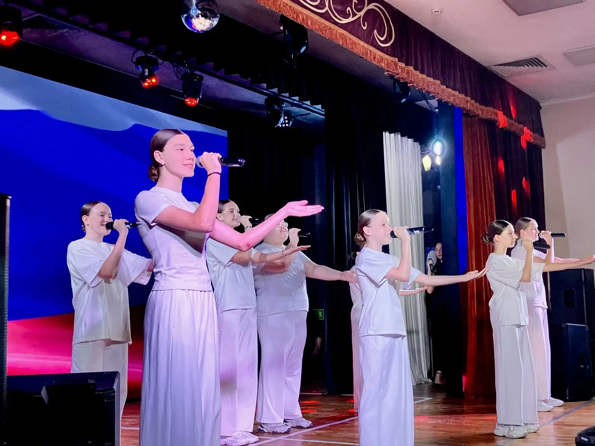 🎉 Праздничный концерт ко Дню России в Доме культуры «Кубань»: гордость, единство, вдох...