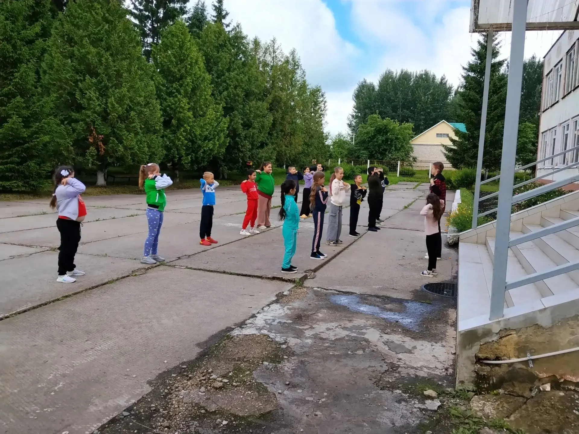 🖼️ День семьи в нашем лагере!
Сегодня мы отложили все игры и эстафеты, чтобы поговорить о самом гла