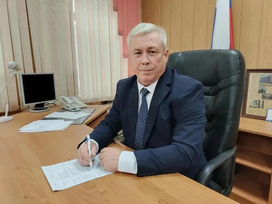 📋 Мэр назначил нового главу Трусовского района — Сергея Плотникова
Астраханец 1970 года рождения, в
