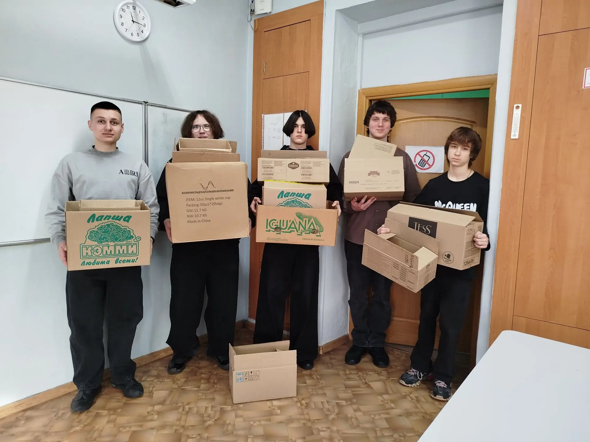 Вы никогда не задумывались, скучно ли животным в зоопарке? В природе животные тратят много времени н