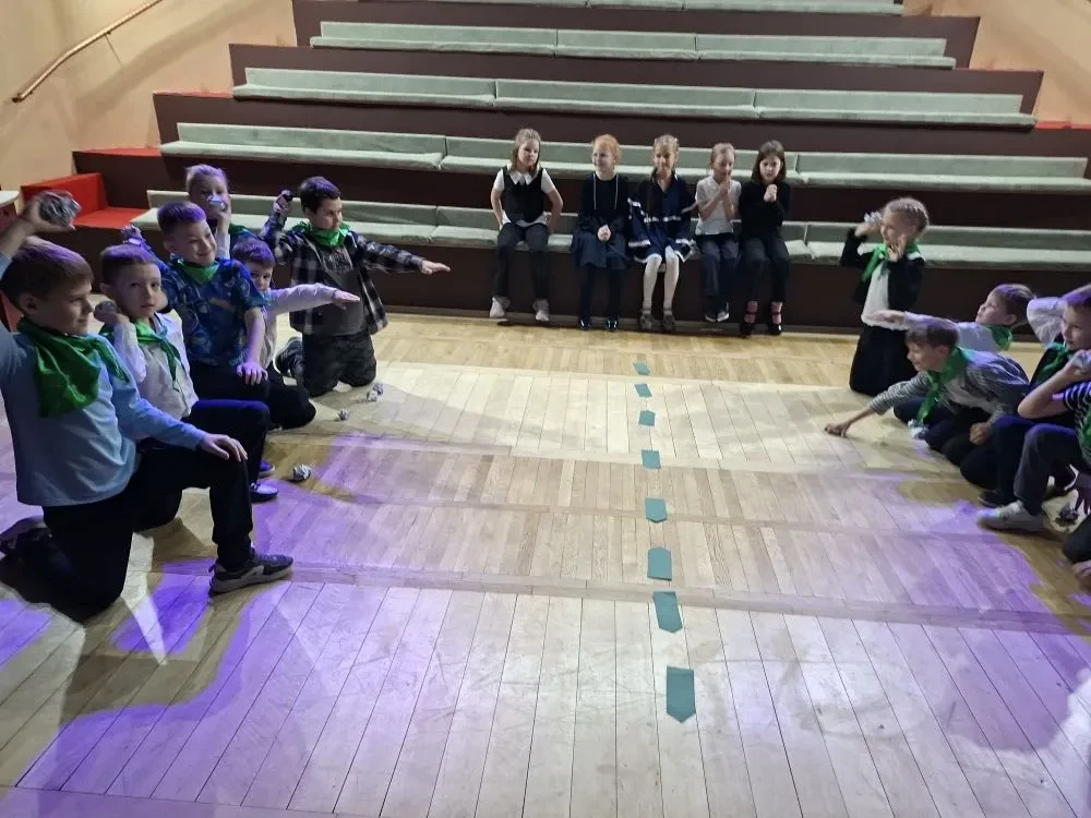 Вчера в 1"А" классе прошла спортивная игра "А ну- ка, мальчики!", приуроченная ко дню защитника Отеч