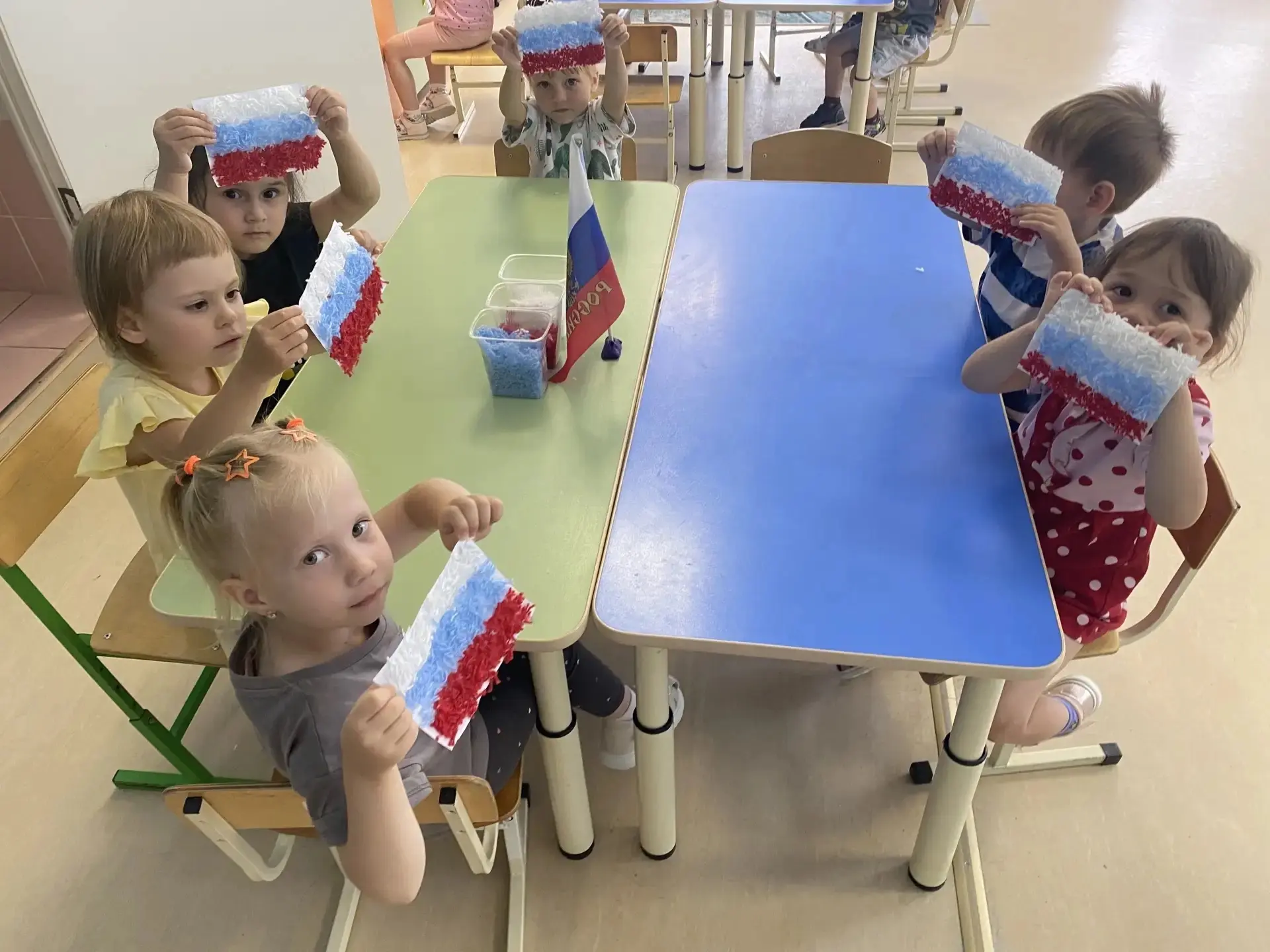🎉 Сегодня отмечаем День Государственного флага Российской Федерации! 🎉
