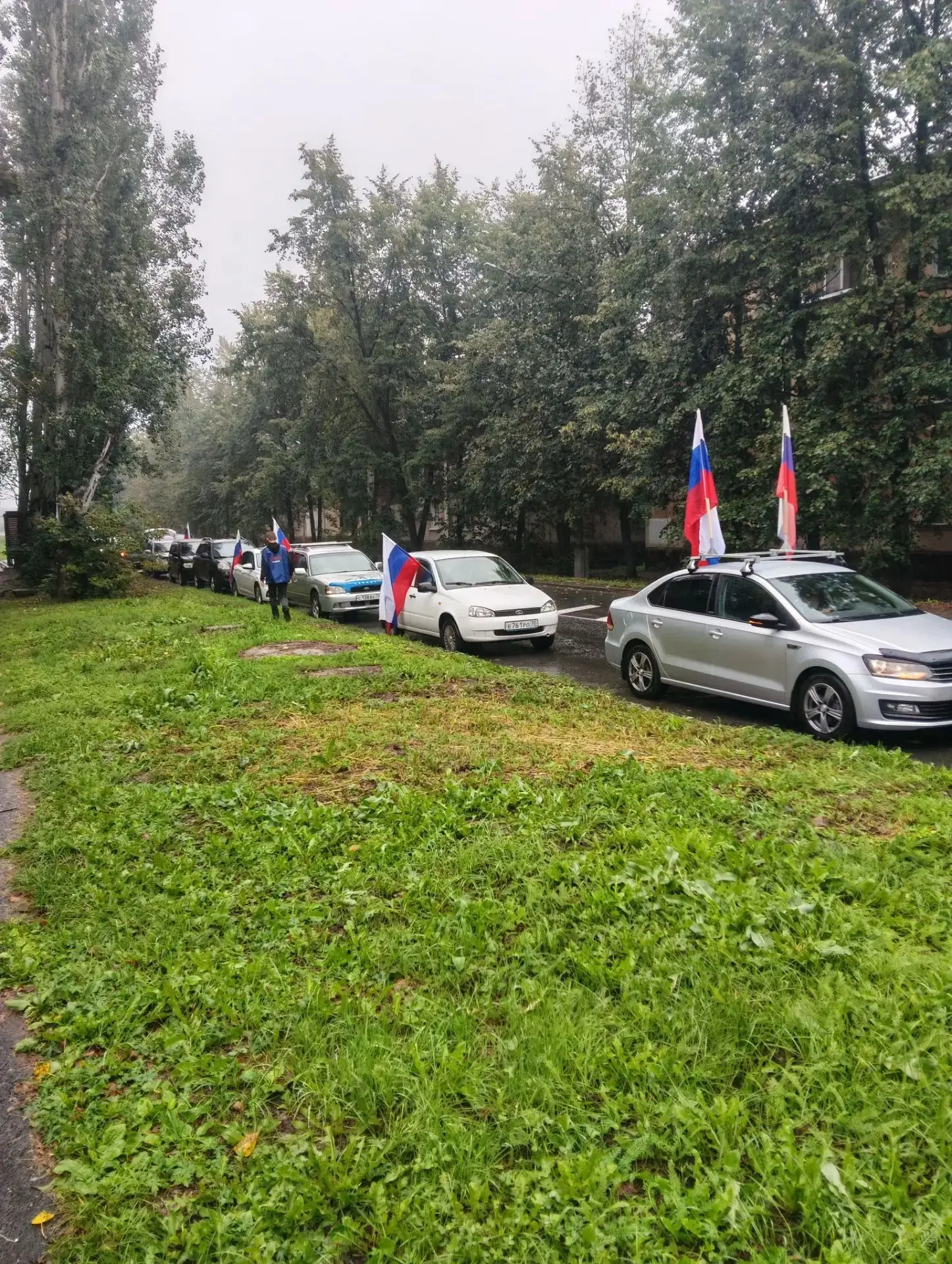 День государственного флага: автопробег объединил горожан в знак патриотизма 🇷🇺