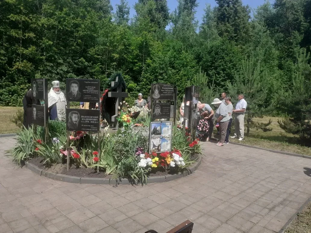 В глухом лесном массиве недалеко от деревни Соловьевка и села Троицкое Чернского района Тульской обл
