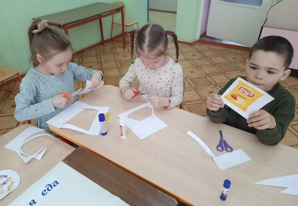 «Полезная и вредная еда»

Сегодня в нашей группе прошло познавательное мероприятие, посвященное здор