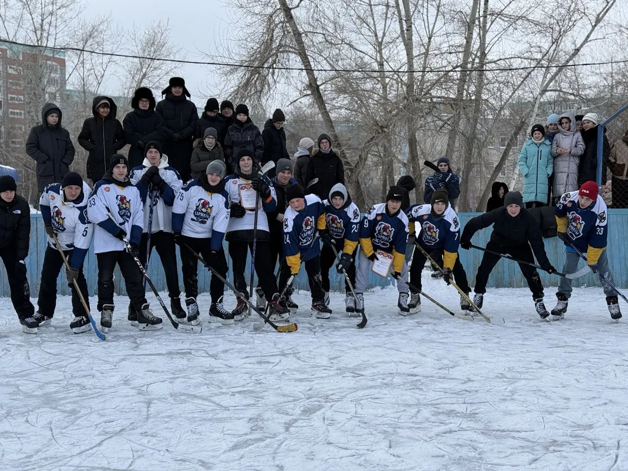 ❄️ Вечер на коньках: лед был горячим! ⛸️🏒  Сегодня каток нашего лицея превратился в настоящую ледову