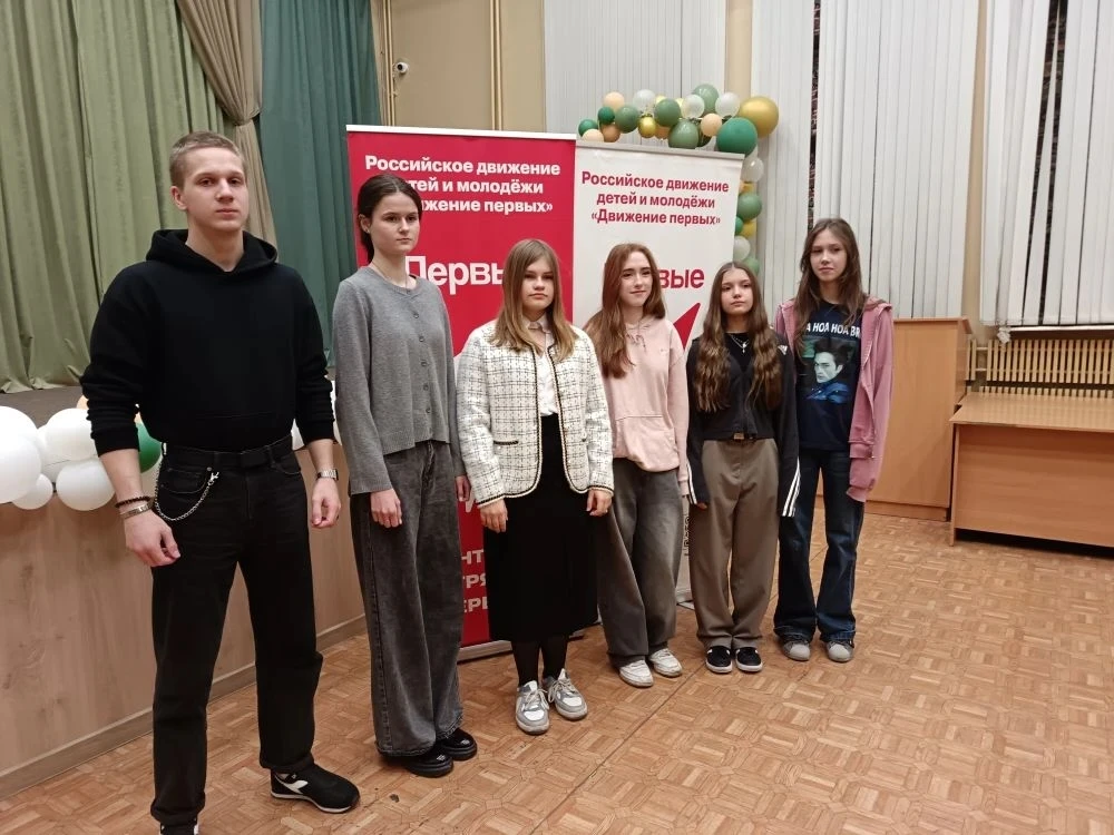 Встреча волонтёров-школьников в Управе Коминтерновского района